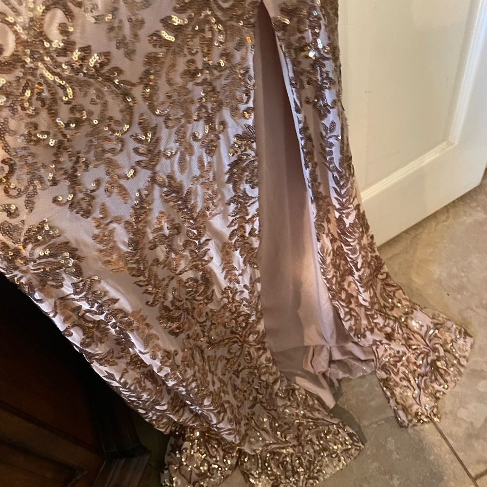 Windsor Dress with Gold Sequin Embellishment - Picture 4 of 10